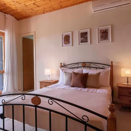 Villa Phaedrus Living: Traditional Stone House Pachna