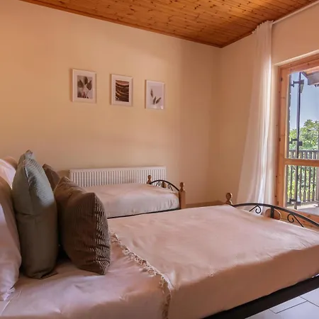 Phaedrus Living: Traditional Stone House Villa