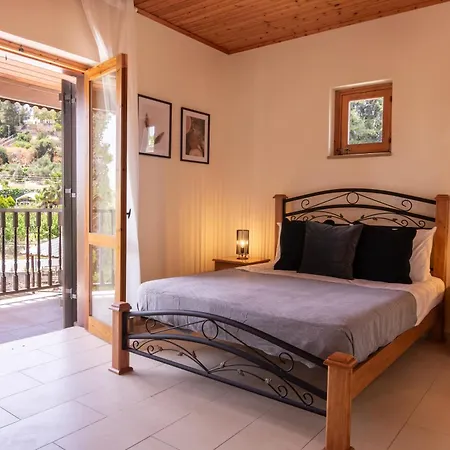 Phaedrus Living: Traditional Stone House Pachna